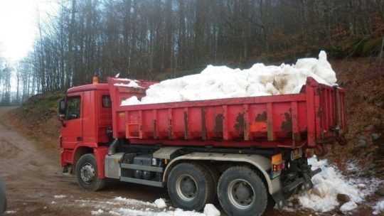 Transport de neige par camion : à qui faire appel ?
