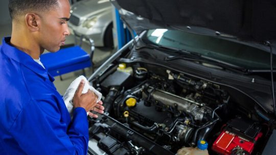 Comment puis-je améliorer la puissance du moteur de mon véhicule ?