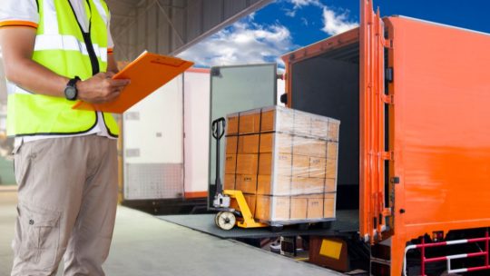 Comment évaluer et sélectionner une entreprise de transport en vrac adaptée à vos besoins