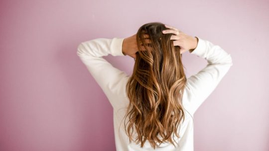 Produits capillaires : comment choisir ceux qui conviennent à vos cheveux ?
