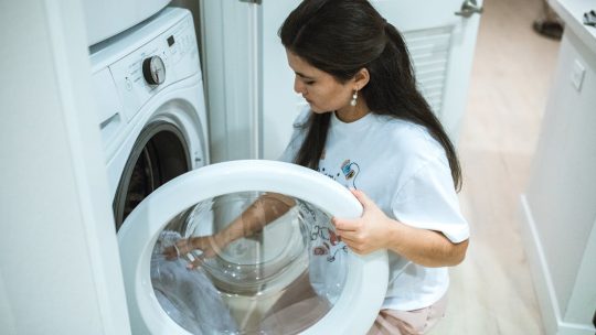 Pourquoi votre machine à laver fait-elle du bruit ?