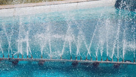 Installer des fontaines pour piscines : Combinaison esthétique et fonctionnelle