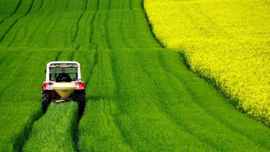 Le choix des tracteurs pour les exploitations agricoles traditionnelles et modernes