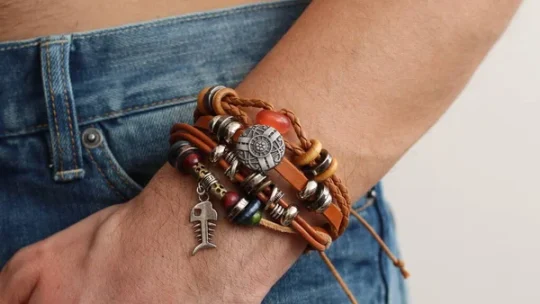 Pourquoi opter pour un bracelet en cuir ? avantages et style