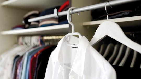 Comment aménager un petit espace en dressing ?