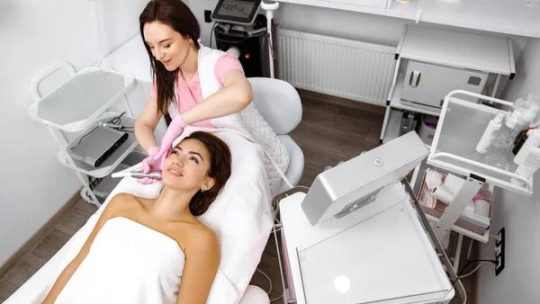 Formation en esthétique : comment choisir le bon cursus pour réussir ?