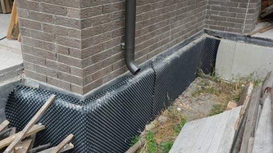 Pose de membrane d’étanchéité : les étapes clés pour une installation efficace