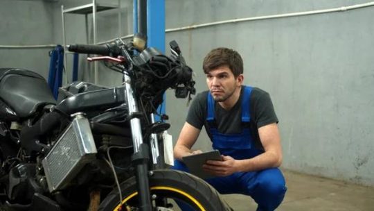 Dépannage de moto : comment réagir en cas de panne ?