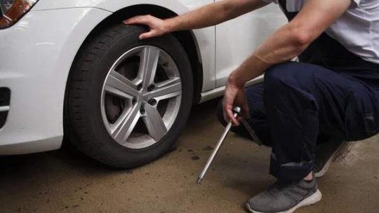 Quand changer vos pneus pour éviter les risques routiers ?