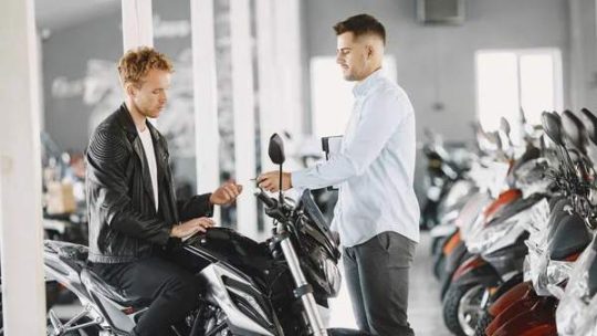 Comment choisir la moto de vos rêves sans regretter votre achat ?