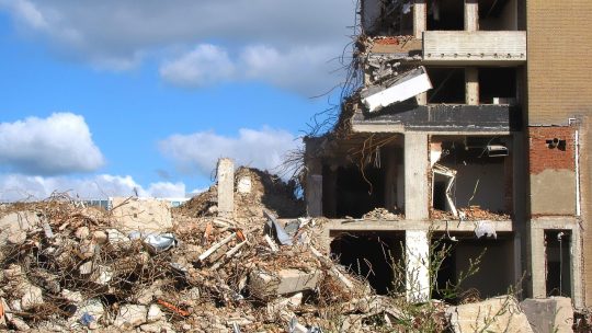 Travaux de démolition : quelles autorisations prévoir ?