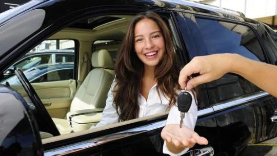 Modifier la durée de son contrat de location de voiture en cours de route : le rôle de l’avenant