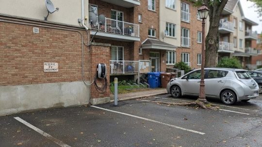 Recharge en copropriété sur place extérieure : les contraintes