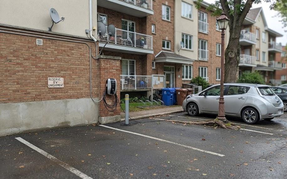 Recharge en copropriété sur place extérieure : les contraintes