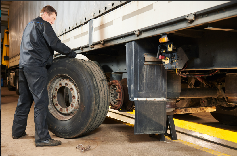 Normes de sécurité et contrôle technique des poids lourds : Le guide de conformité