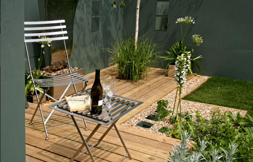 Terrasse en pin autoclave : résistance à l&rsquo;humidité, aux insectes et aux UV