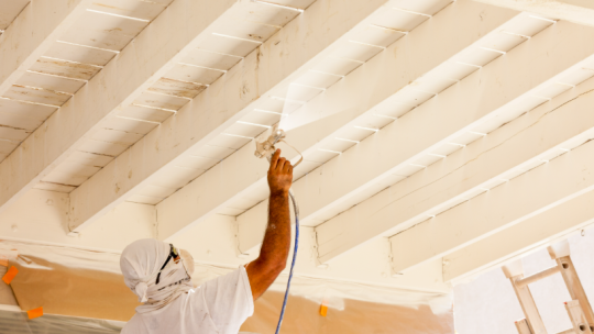 Combien coûte une peinture décorative ? Guide des prix au m²