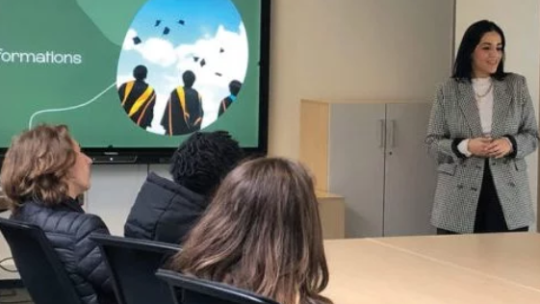 Contrat d&rsquo;apprentissage vs Contrat de professionnalisation : le match